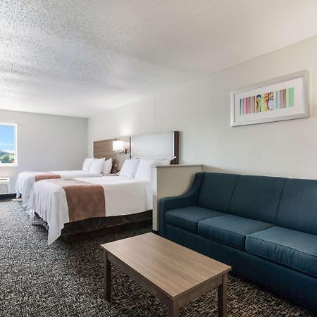 Quality Inn & Suites Ferdinand Exterior foto