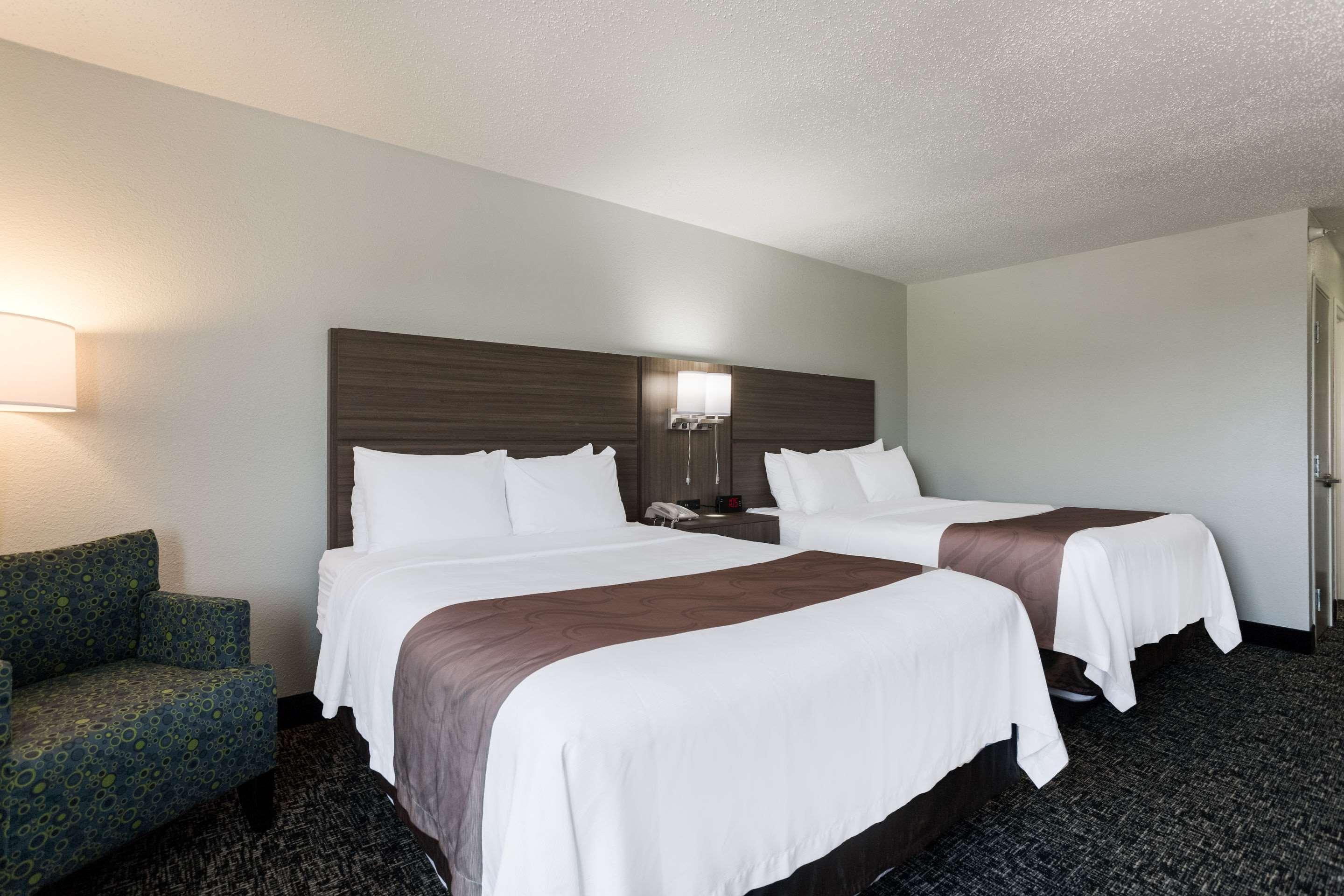 Quality Inn & Suites Ferdinand Exterior foto