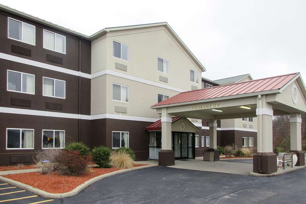 Quality Inn & Suites Ferdinand Exterior foto