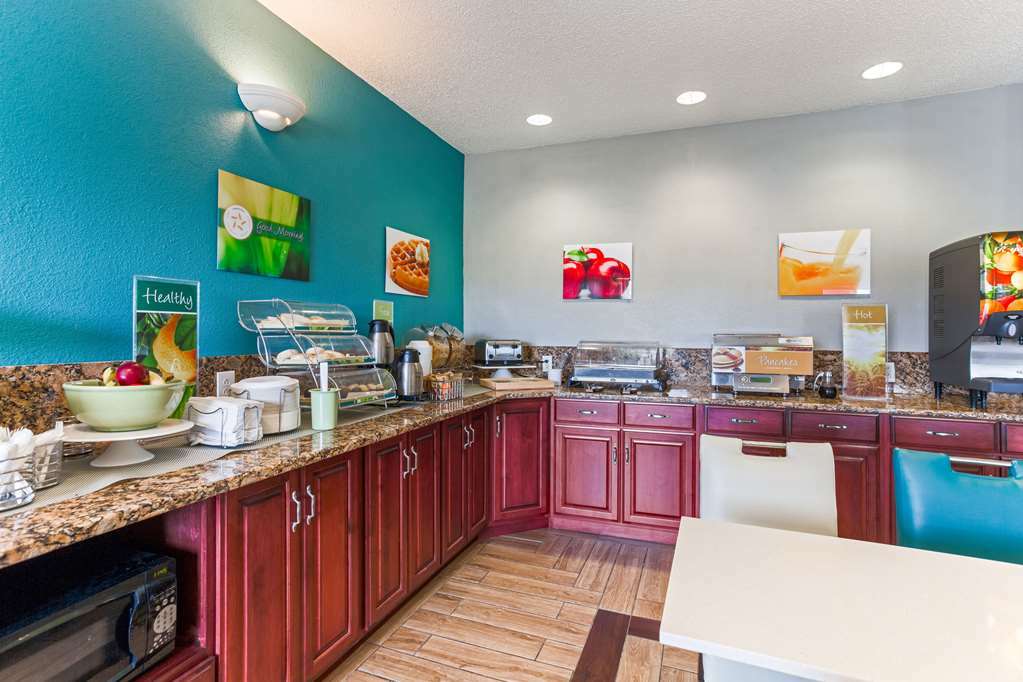 Quality Inn & Suites Ferdinand Restaurant foto